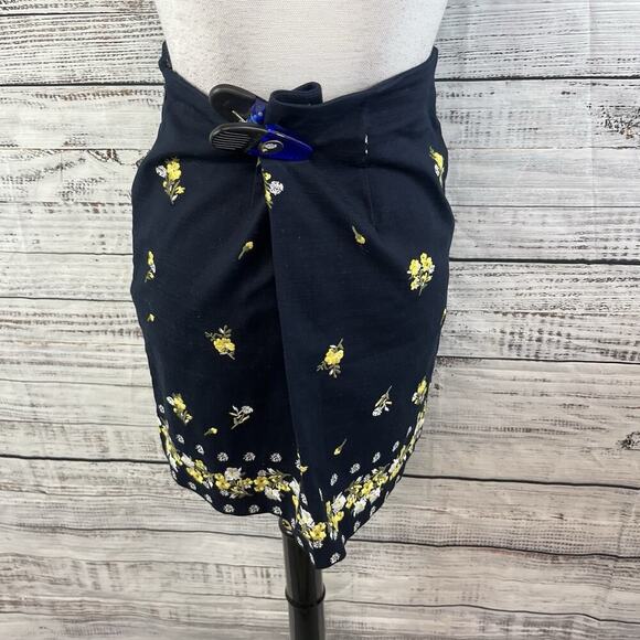 Ann Taylor Loft Skirt size 4 Navy Blue Yellow Floral Embroidery Knee Stretch - Picture 6 of 7